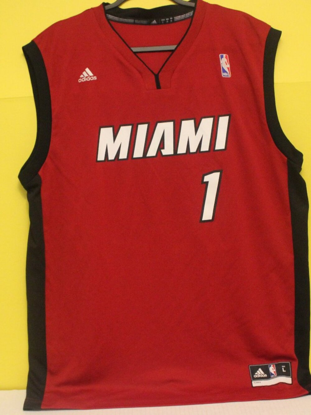 NBA MIAMI HEAT CHRIS BOSH JERSEY SIZE L -#1     READ THE DESCRIPTION